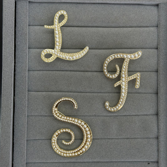 BROCHE LETRA PERLAS