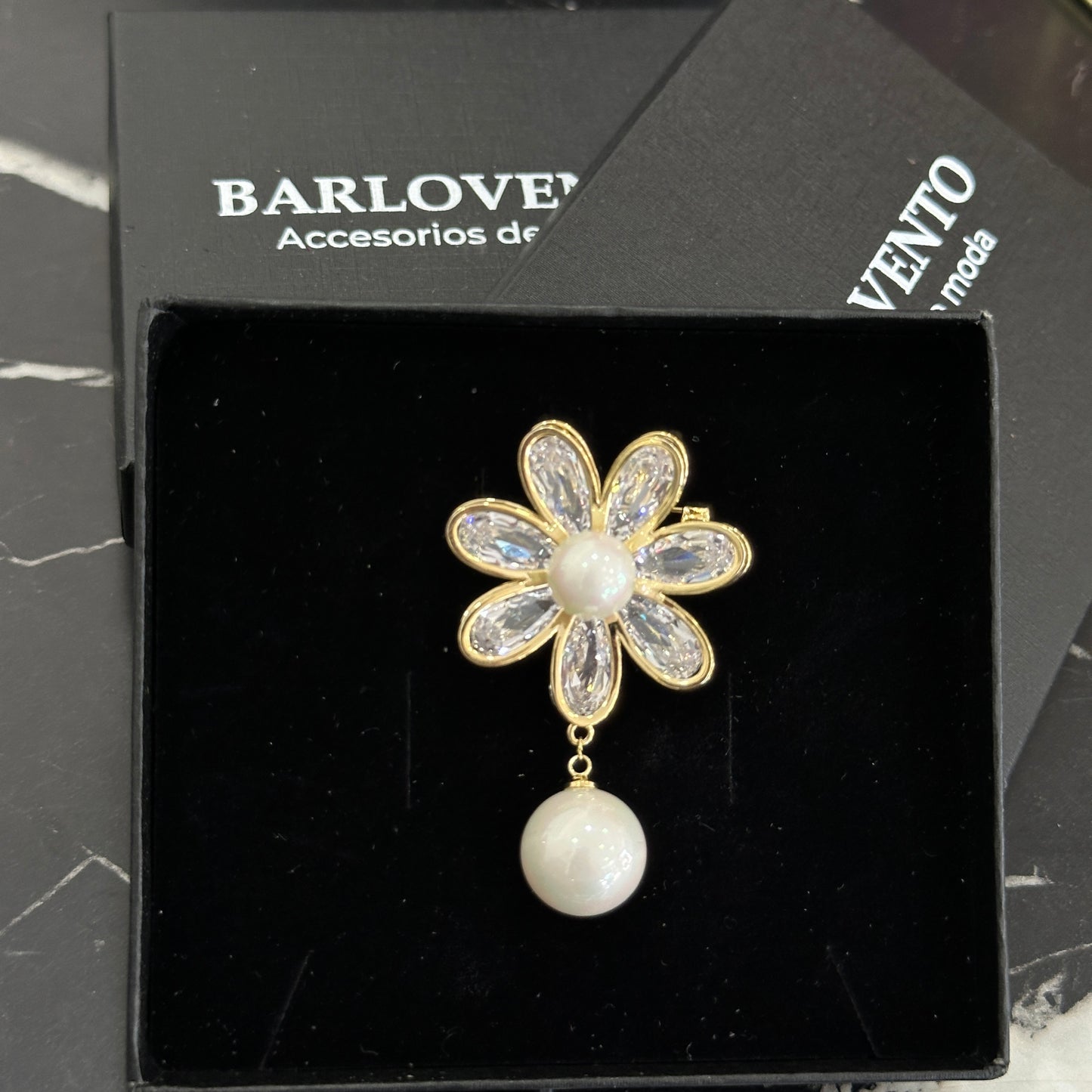 BROCHE NIA