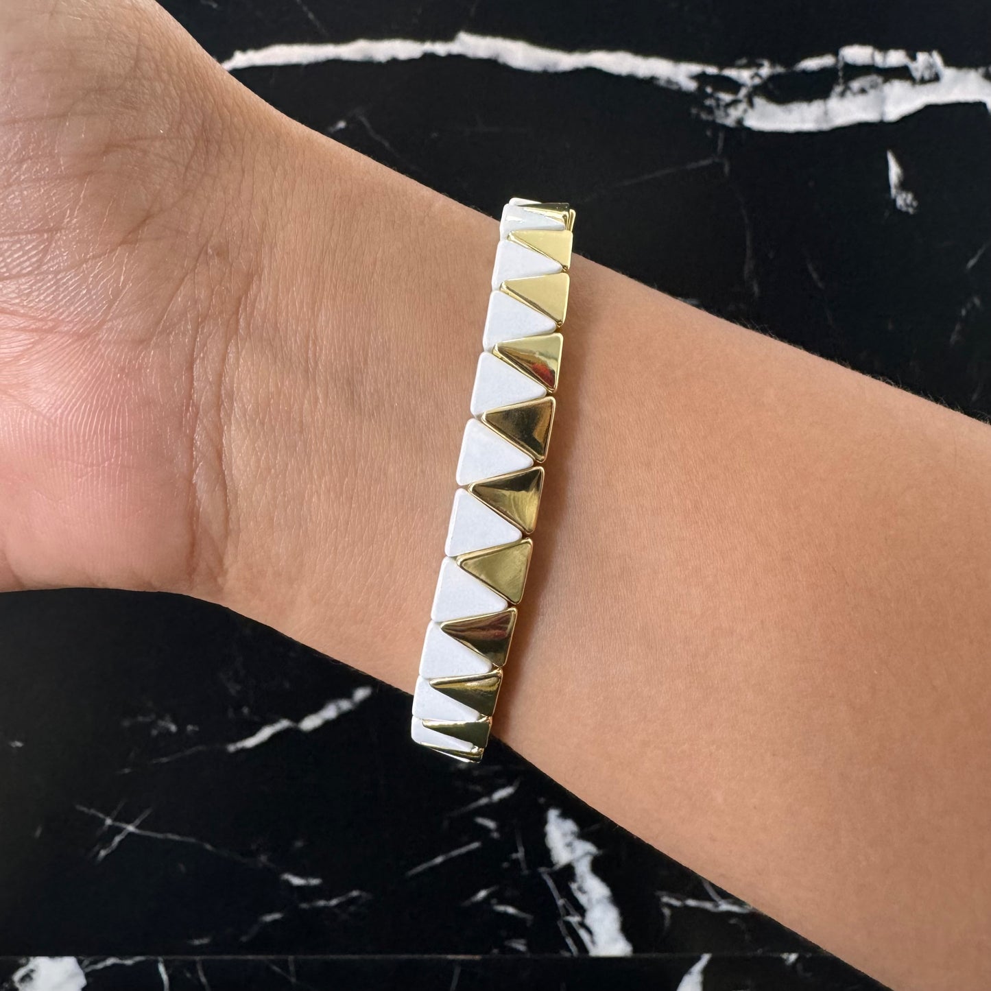 PULSERA BLANCO CON DORADO