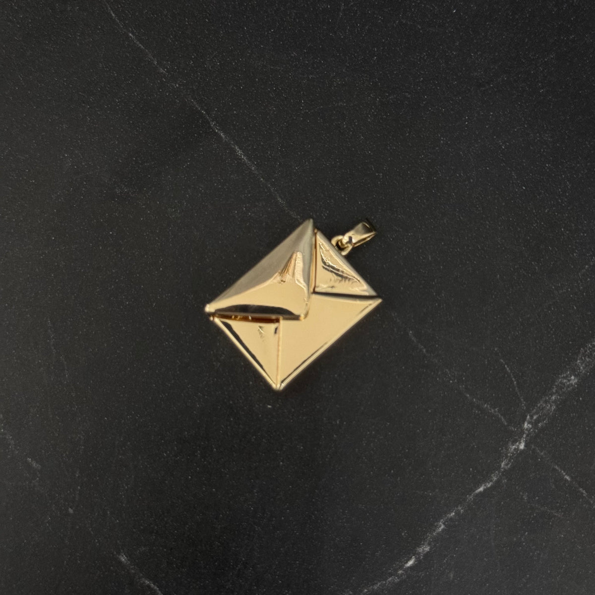 DIJE DORADO